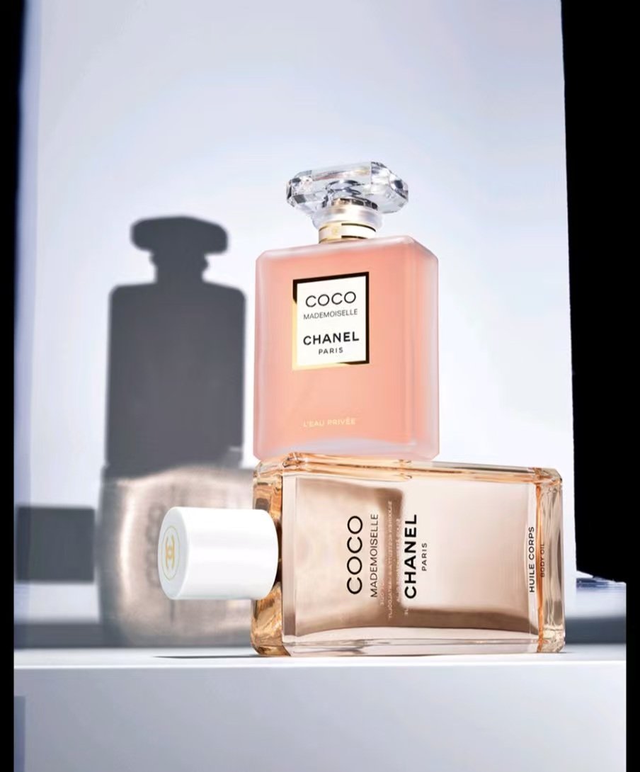 769b43219fd29ce07fa69c3ee23a5dd1 CHANEL COCO MADEMOISELLE L'EAU PRIVÉE - Image 1